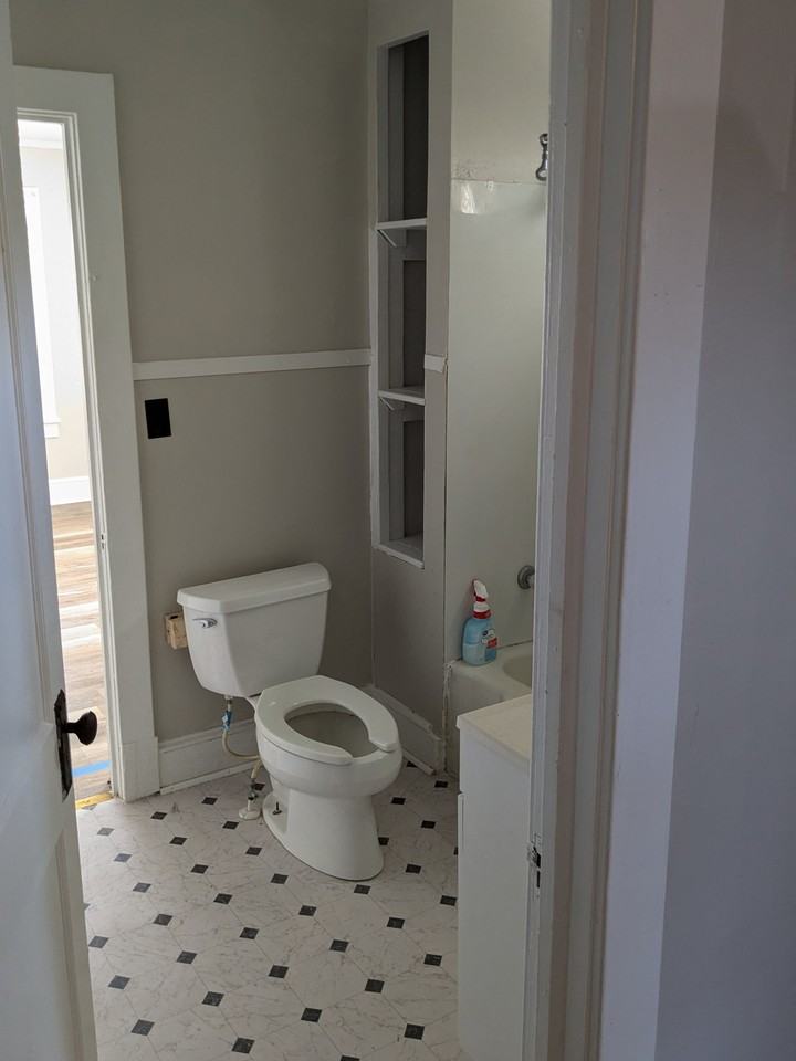 274 Winfall Blvd - Photo 2 of 3