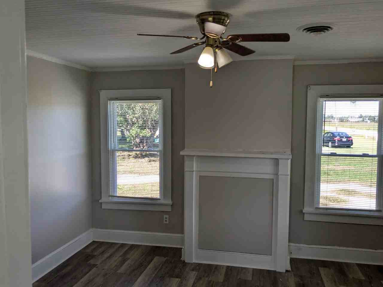 274 Winfall Blvd - Photo 3 of 3