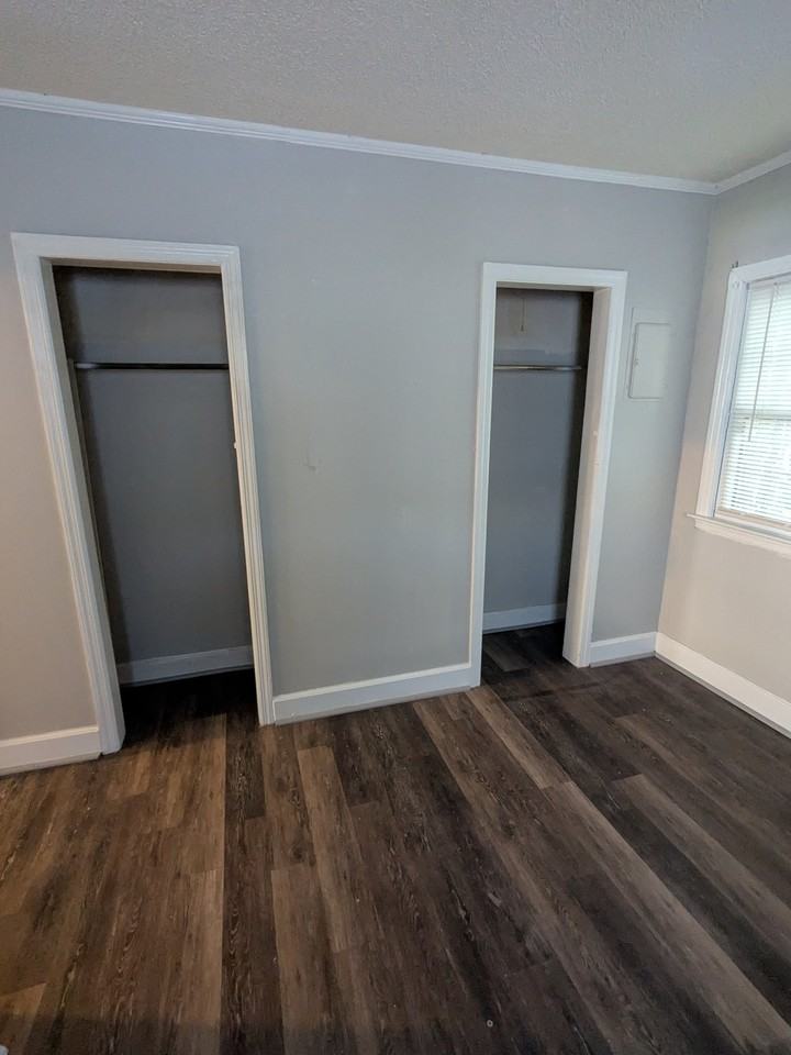 202 S Edenton Road St #A - Photo 5 of 10