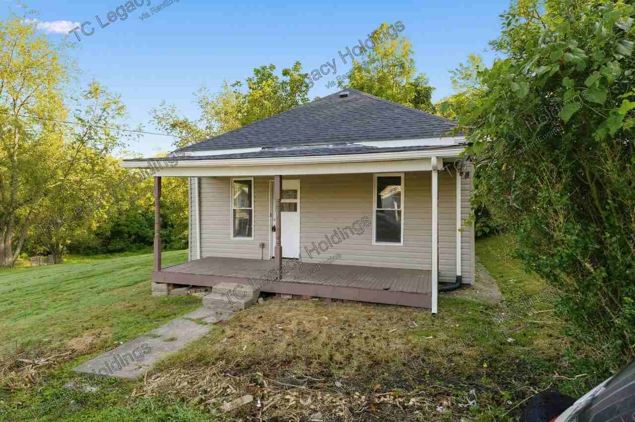 125 Thorn St - Photo 2 of 18