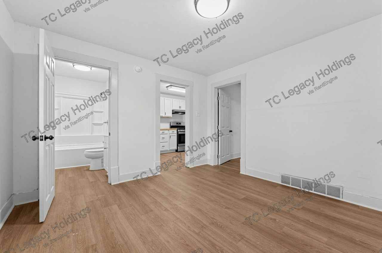 125 Thorn St - Photo 6 of 18