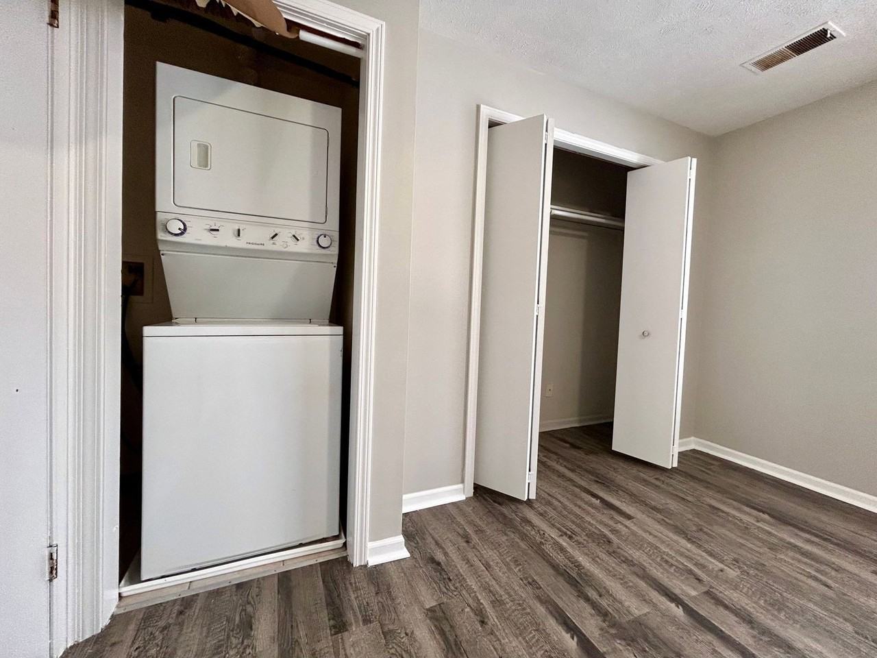 2956 Vineland Ave Se - Photo 2 of 24