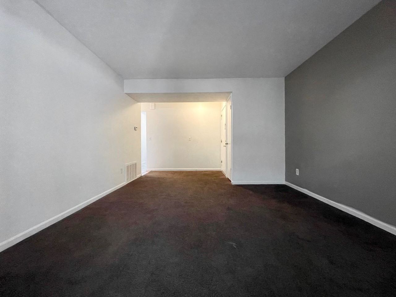 2956 Vineland Ave Se - Photo 6 of 24