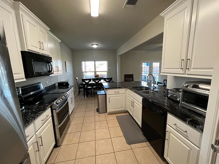 1417 Cottonwood Trl - Photo 3 of 24