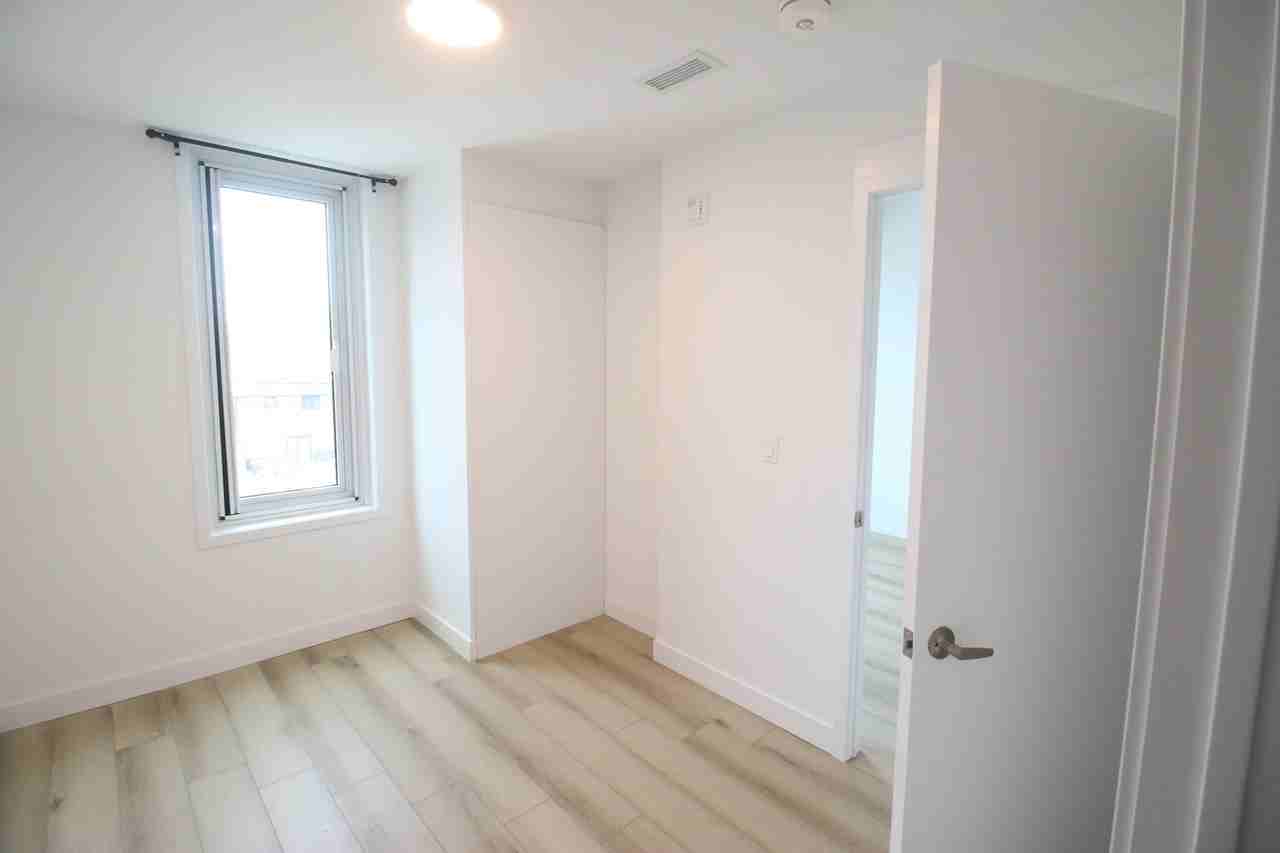 2382 Kingston Road #305 - Photo 4 of 11