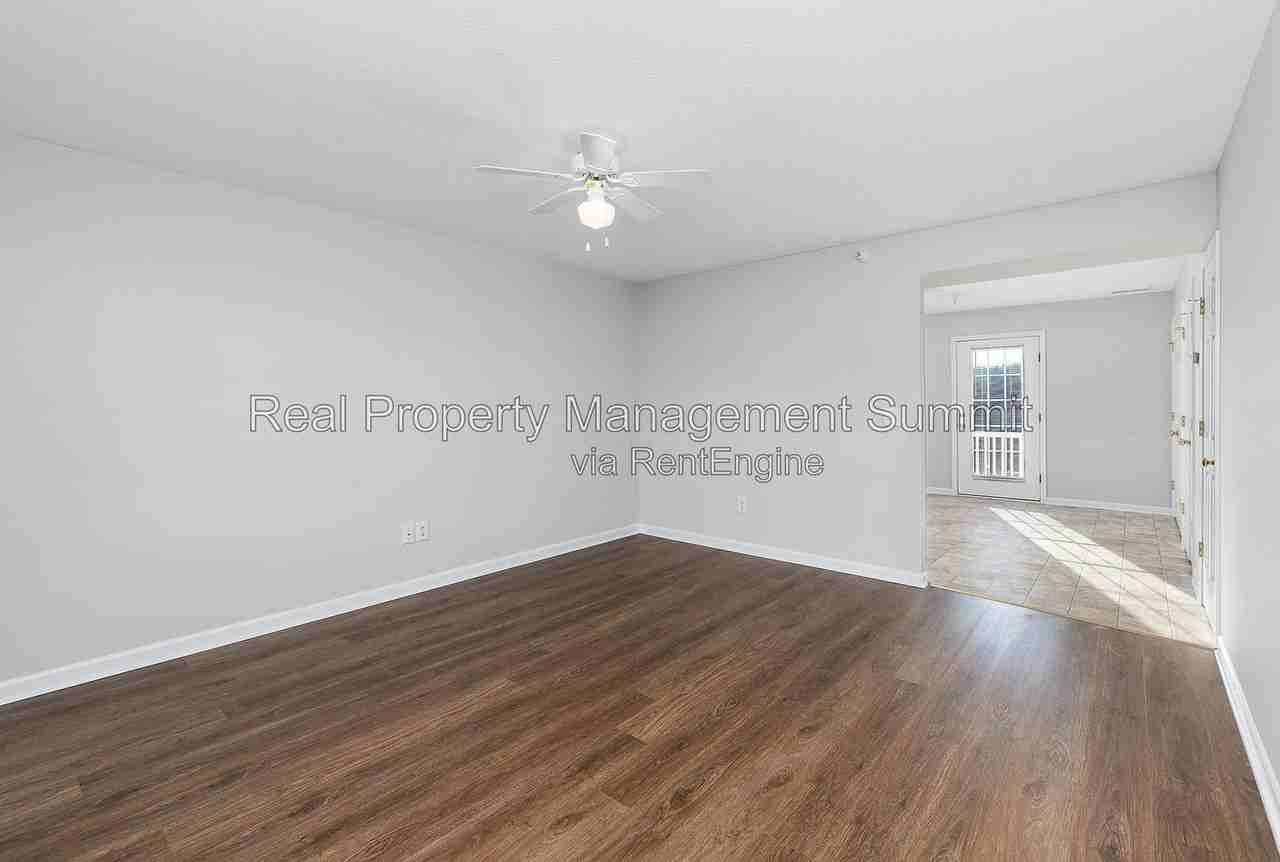 1009 Seth Dr #404 - Photo 3 of 19