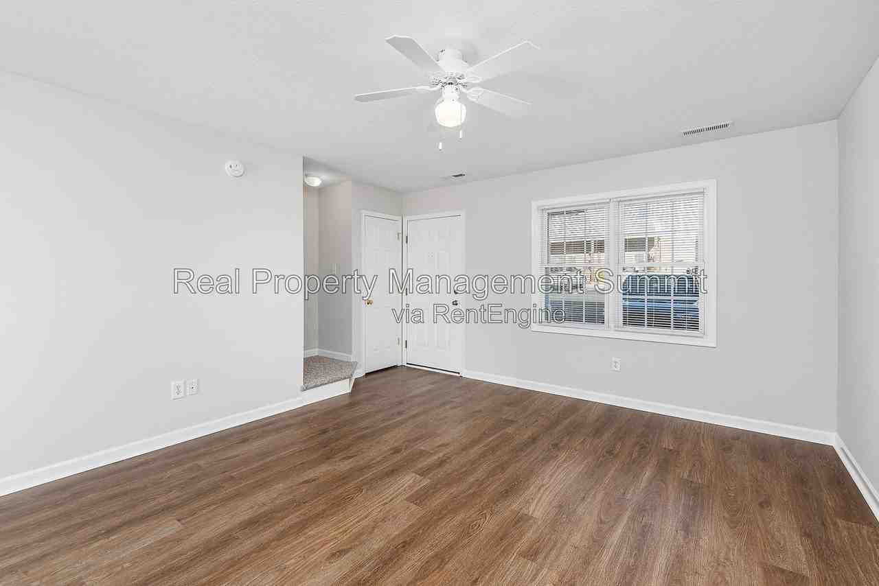 1009 Seth Dr #404 - Photo 4 of 19