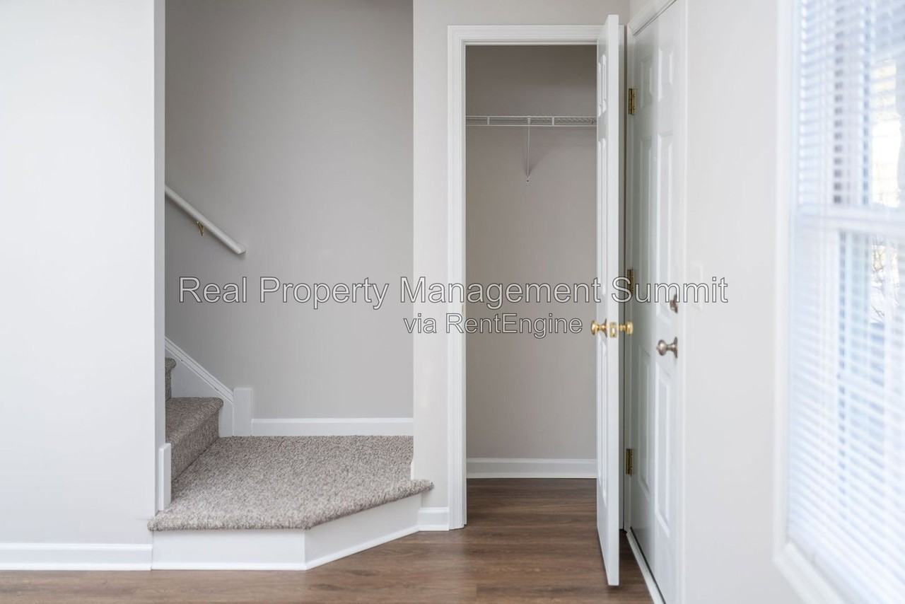 1009 Seth Dr #404 - Photo 5 of 19