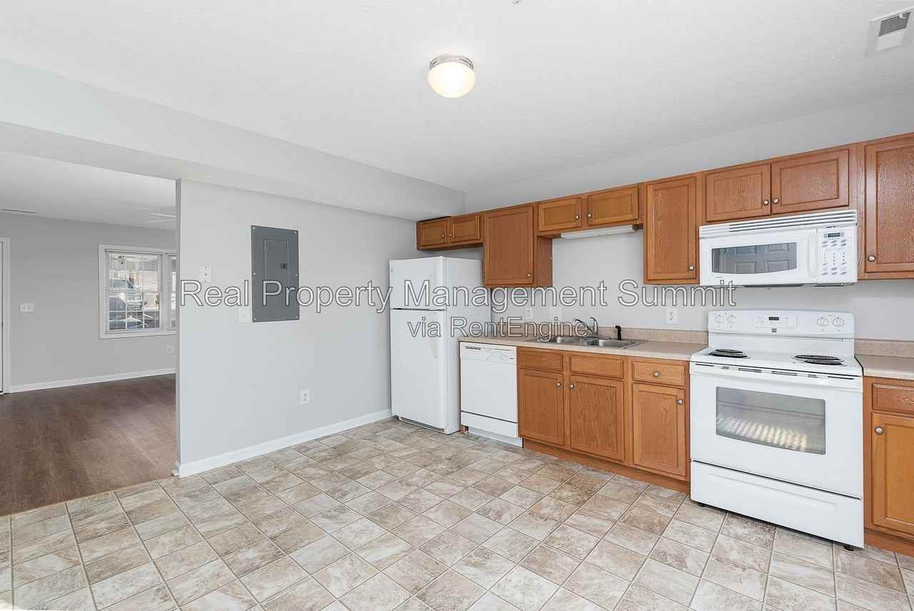 1009 Seth Dr #404 - Photo 6 of 19