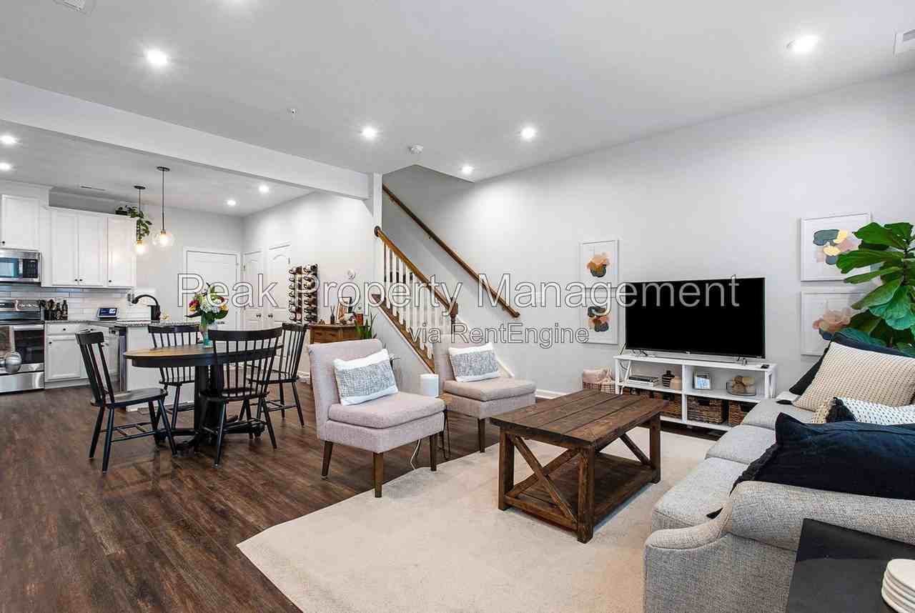 8112 Wistar Creek Mews #A - Photo 6 of 28