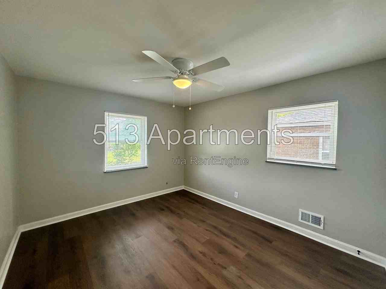 1649 Anita Pl #4 - Photo 7 of 10