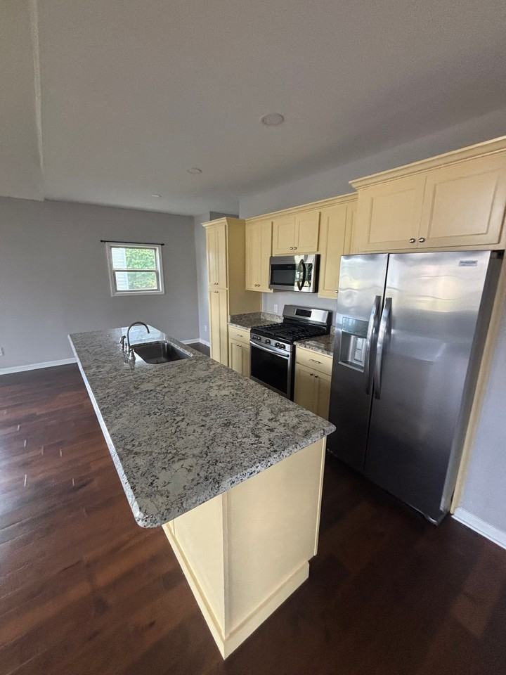 206 Cherokee Dr - Photo 4 of 8