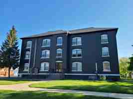 featured image of 917 Pearl St #11