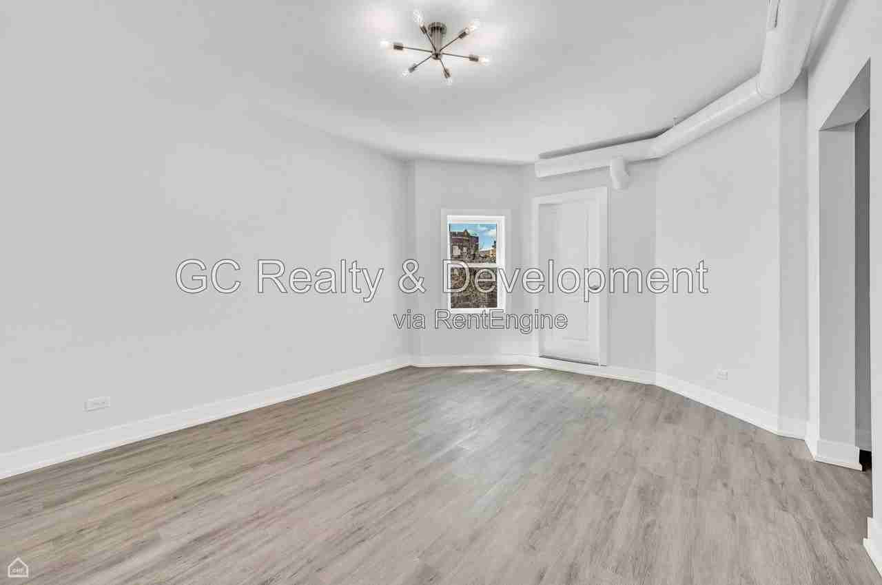 2901 N Sacramento Ave #2 - Photo 5 of 14