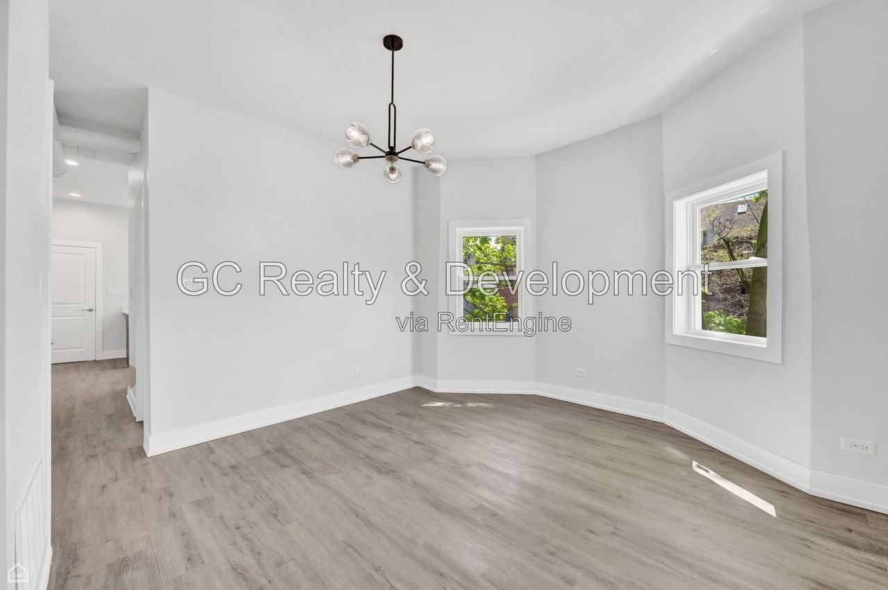 2901 N Sacramento Ave #2 - Photo 6 of 14