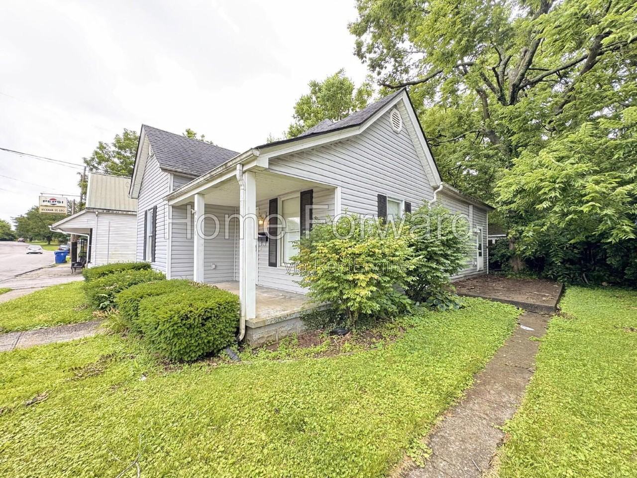 206 E Hickman St - Photo 3 of 3