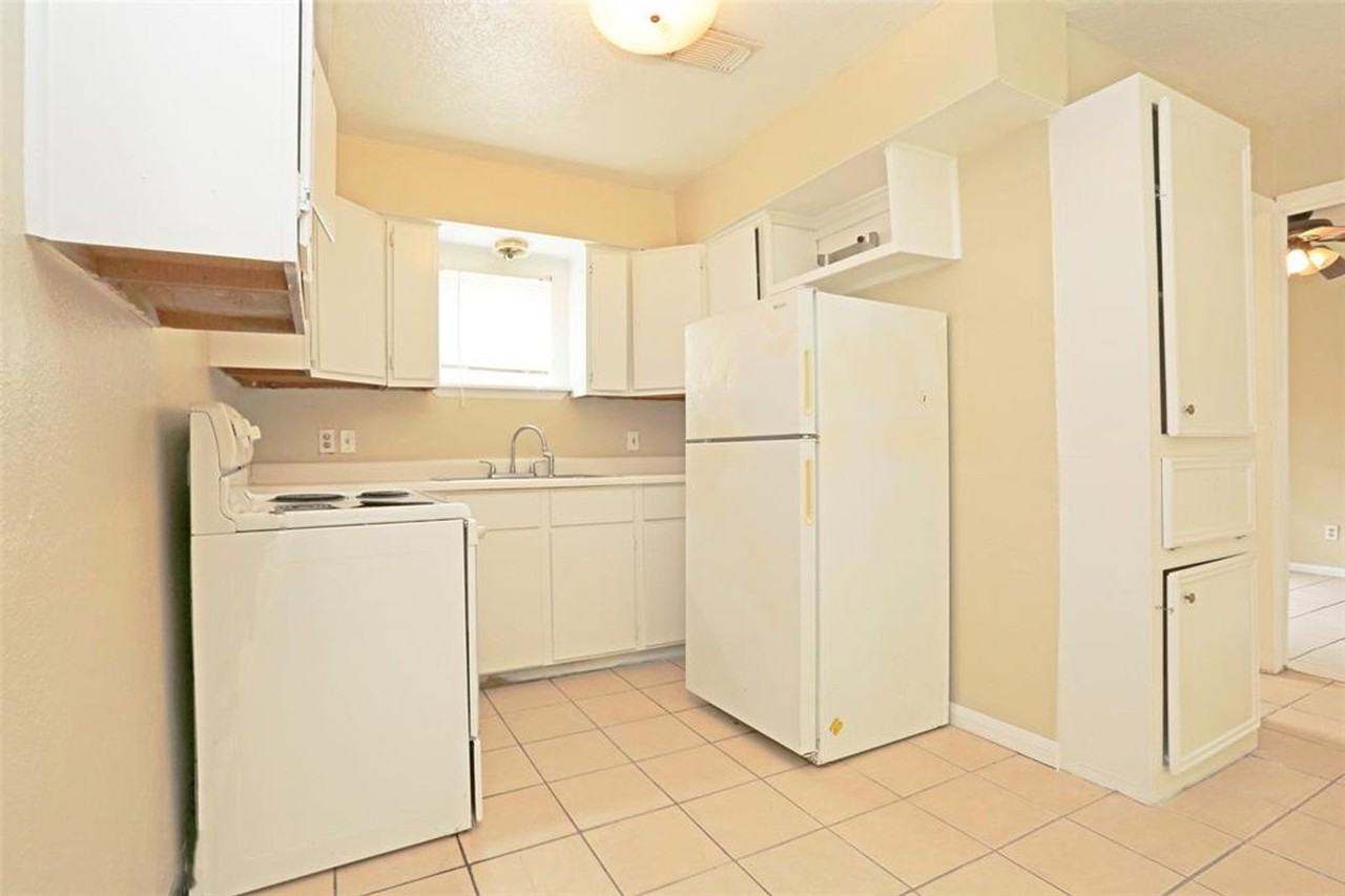 2460 W Shane St #2 - Photo 4 of 10
