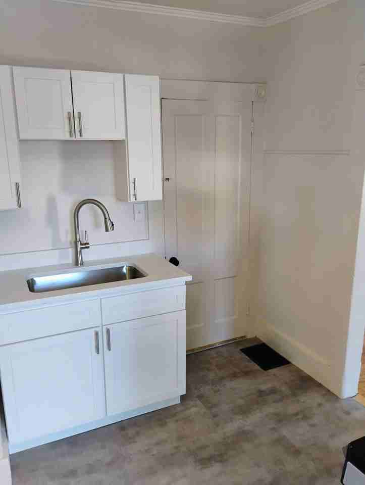61 School St #B - Photo 3 of 16