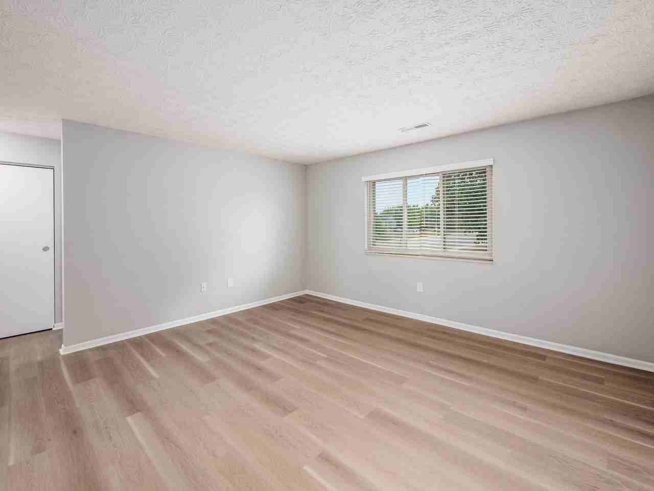 7950 Harmill Dr - Photo 4 of 29