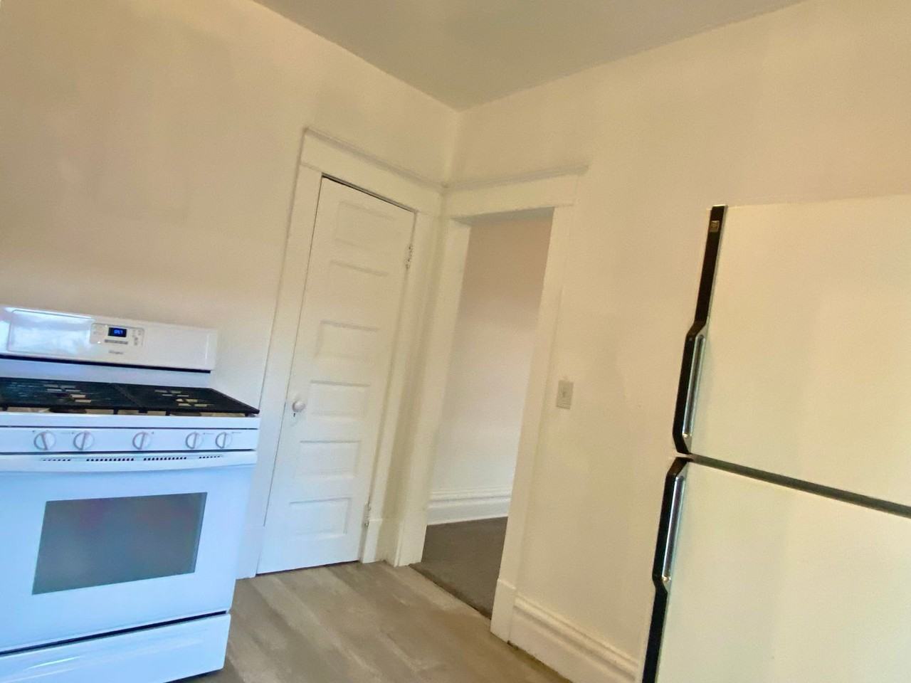 1587 Plainfield Ave Ne #3 - Photo 3 of 5