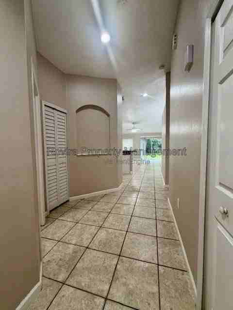1419 Verona St - Photo 3 of 15