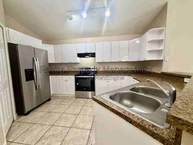 1419 Verona St - Photo 4 of 15