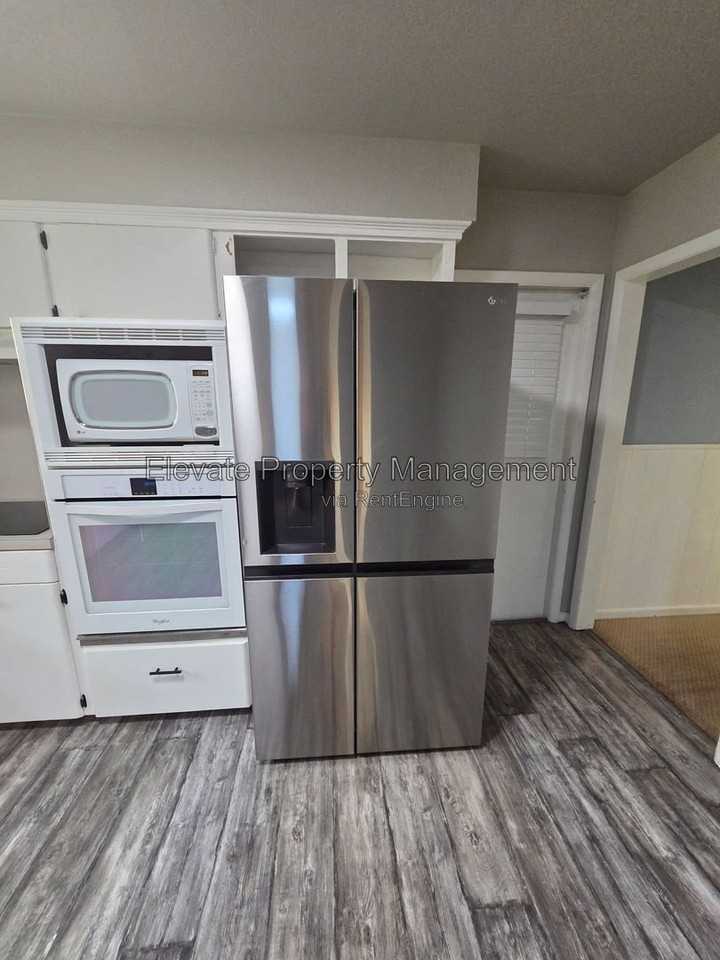 4820 Del Crest Dr - Photo 4 of 12