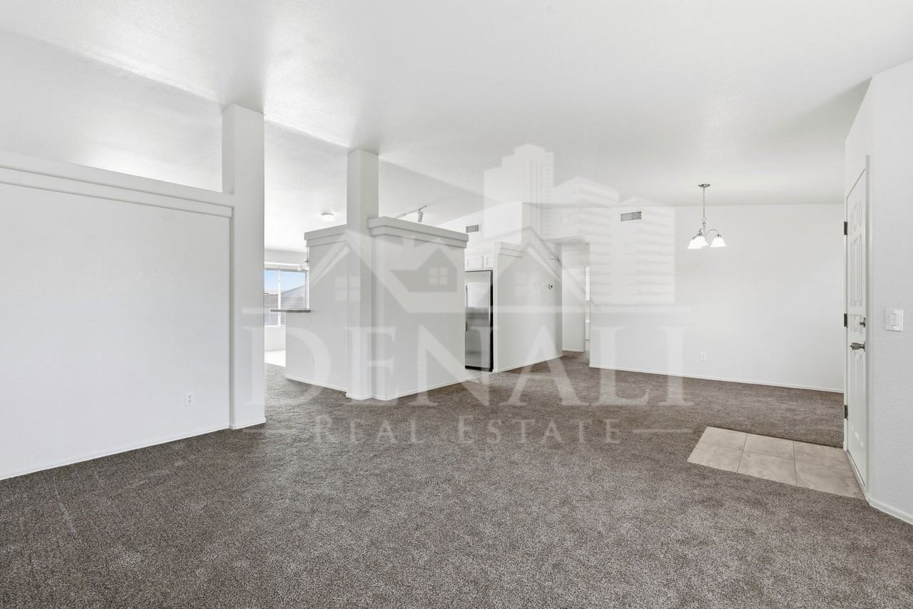 10008 E Moonstruck Way - Photo 5 of 33