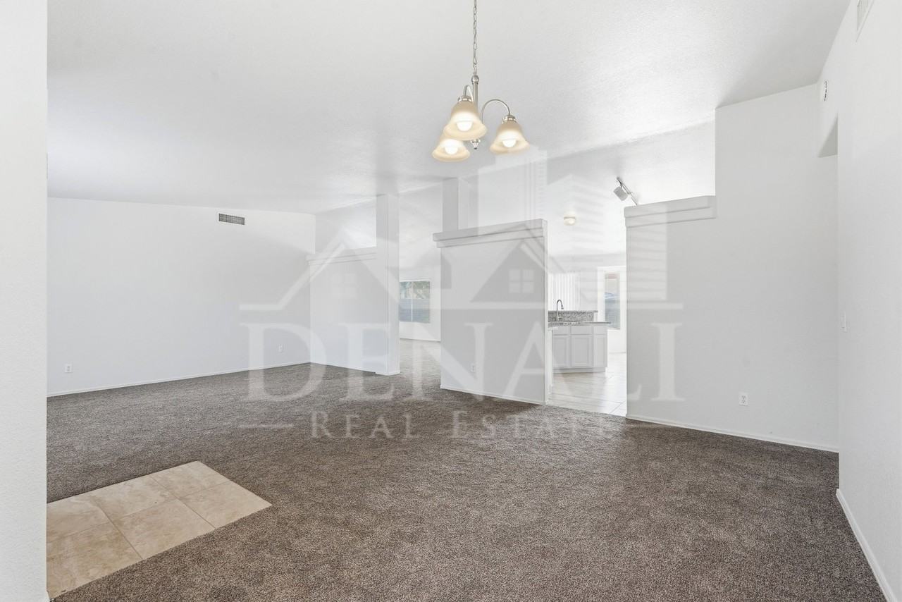 10008 E Moonstruck Way - Photo 6 of 33