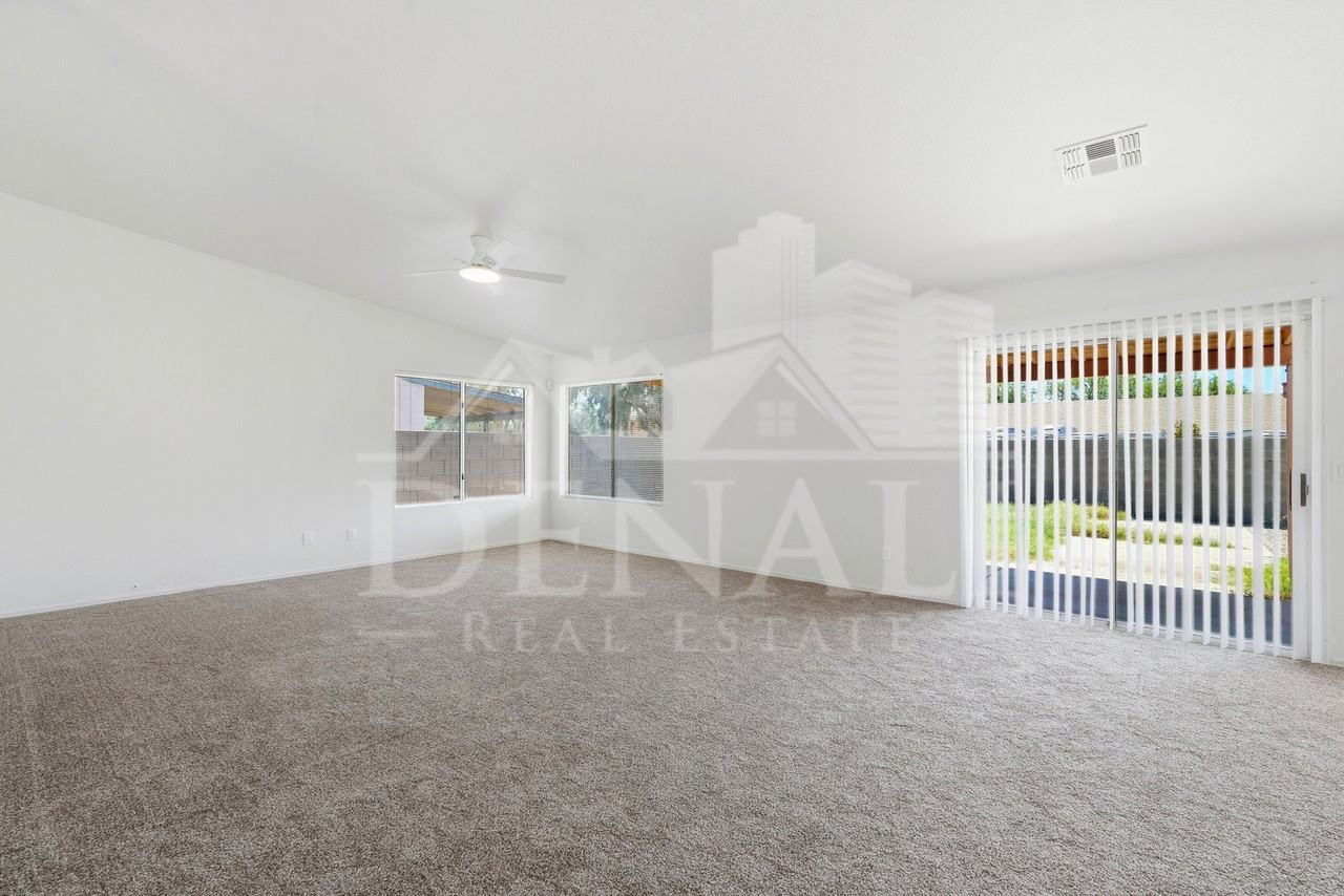 10008 E Moonstruck Way - Photo 7 of 33