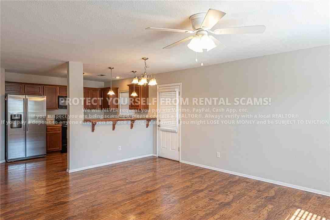 1137 S Holland Dr - Photo 3 of 16
