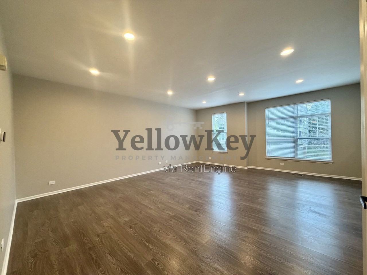 3371 Kentshire Cir - Photo 4 of 15