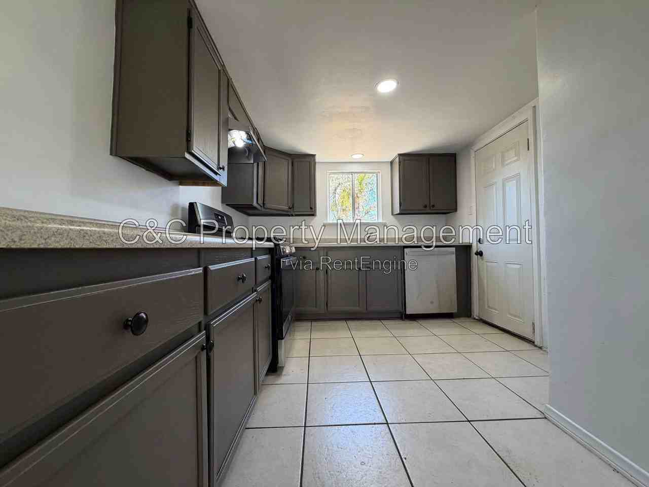 281 W 12th St - Photo 3 of 20