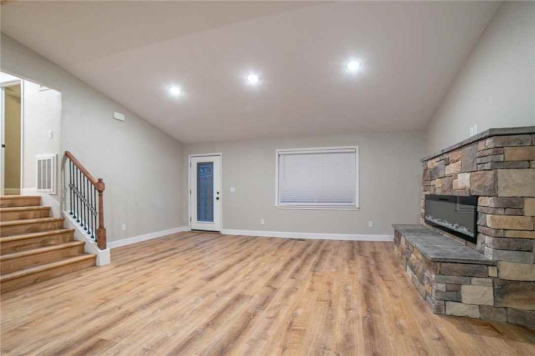 1647 E Carolyn Dr - Photo 4 of 47
