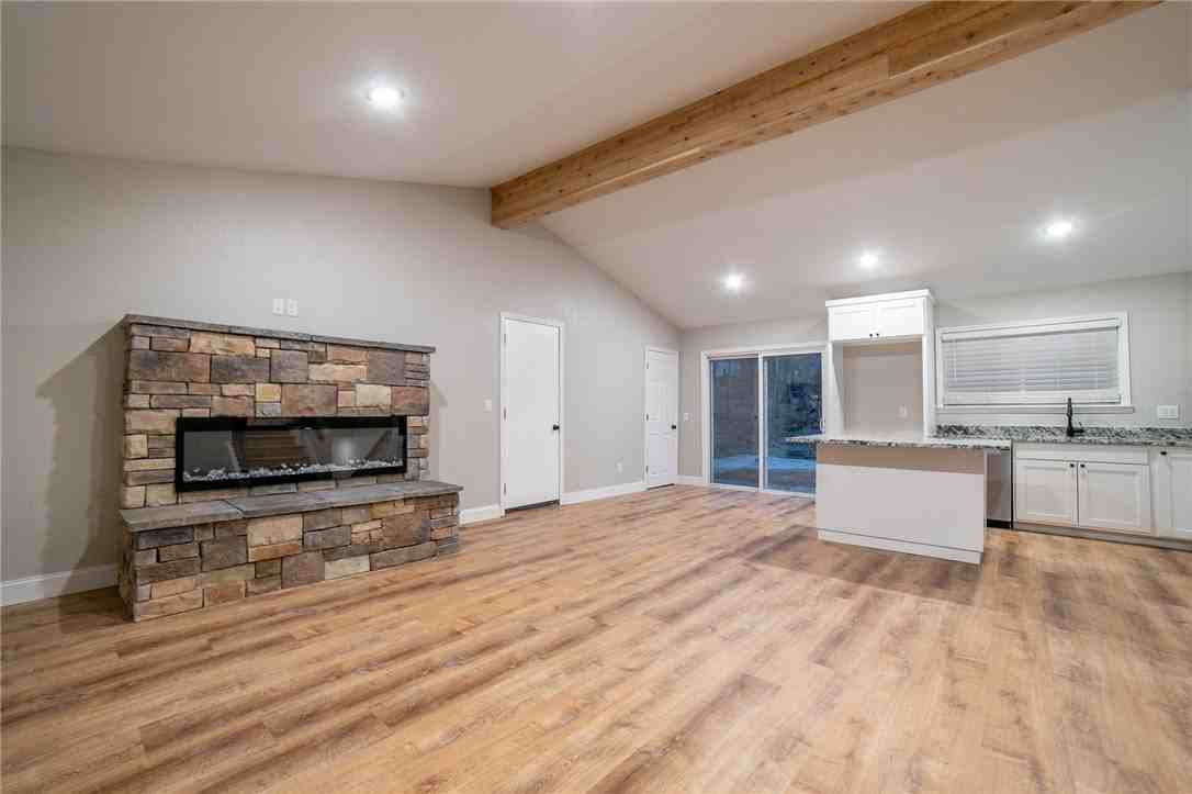 1647 E Carolyn Dr - Photo 7 of 47