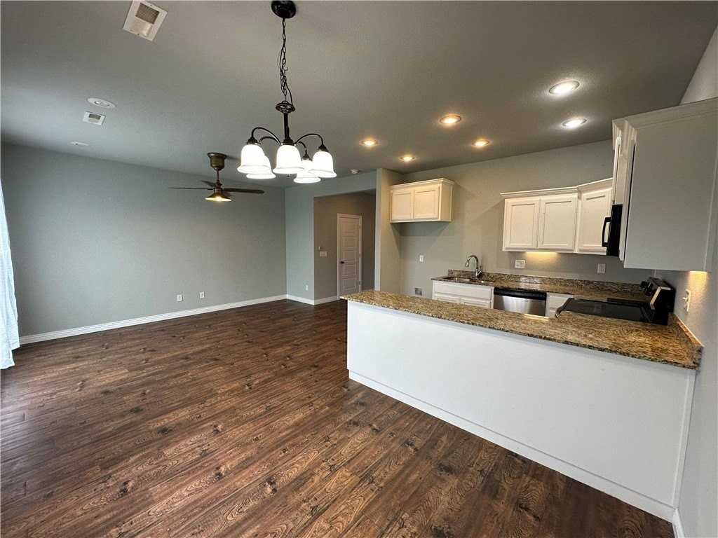 815 Baker St Nw - Photo 5 of 12