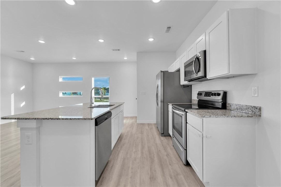 760 Maryland Ave - Photo 6 of 17