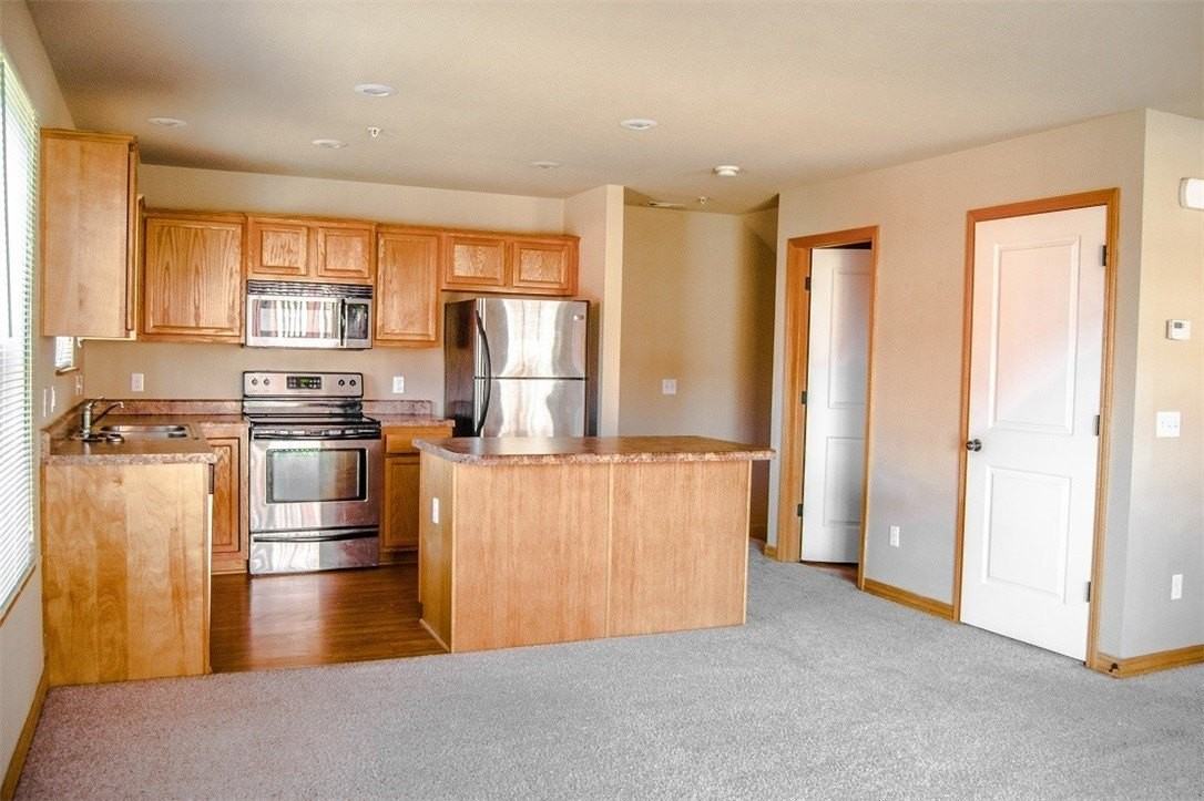 2853 W Hillshire Dr - Photo 3 of 13