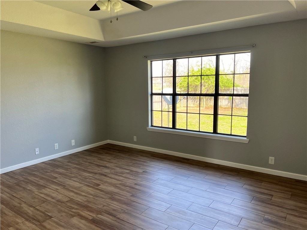 754 Duckworth St - Photo 6 of 13