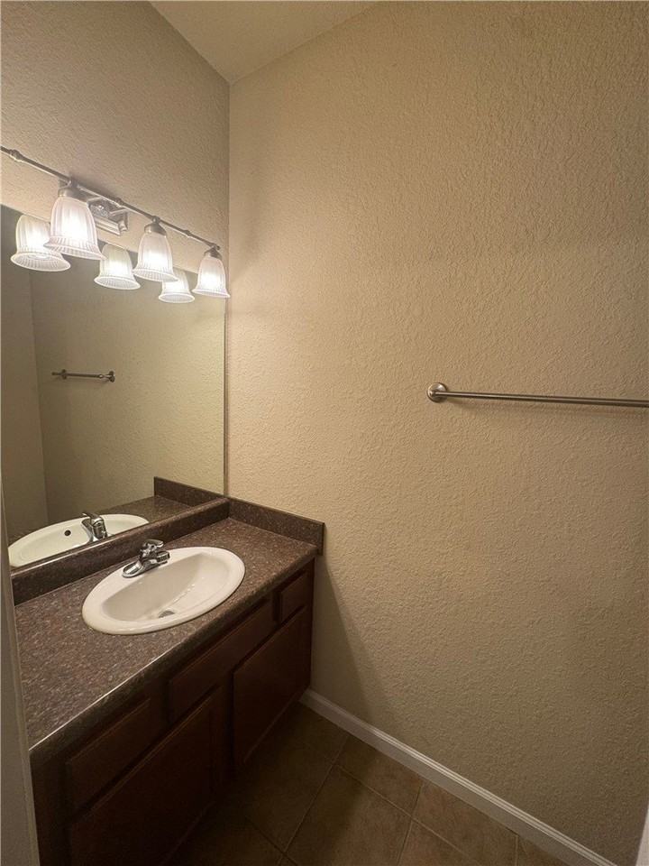 611 W Grove Ave #F - Photo 6 of 16