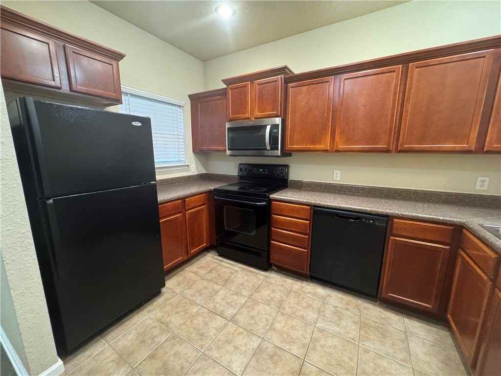 611 W Grove Ave #F - Photo 7 of 16