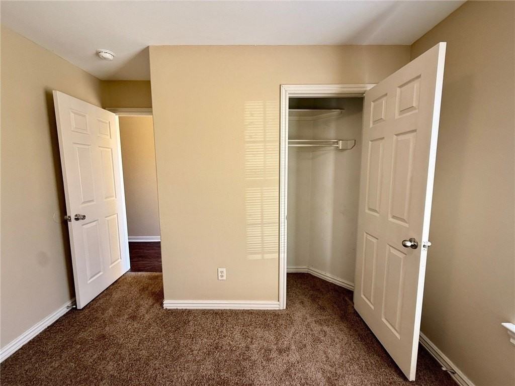 335 Graystone Cir - Photo 3 of 13