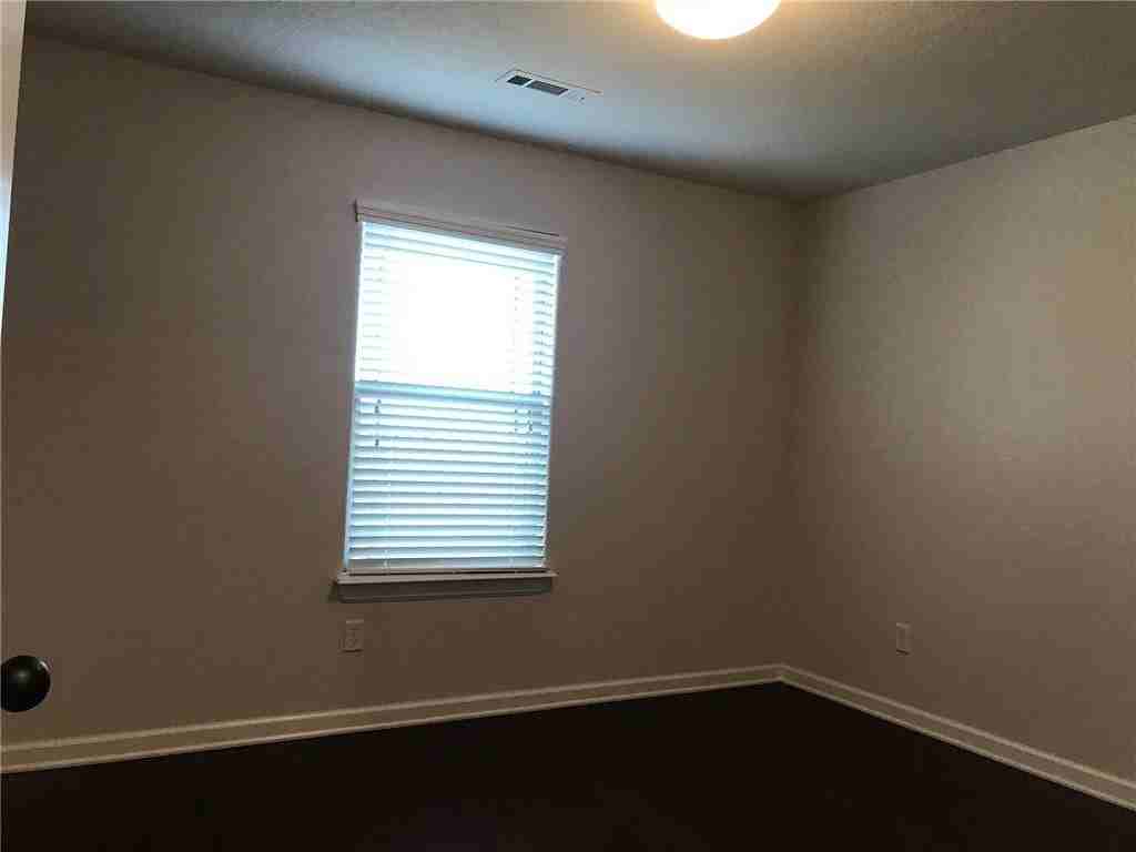 618 Eagle Dr - Photo 6 of 12