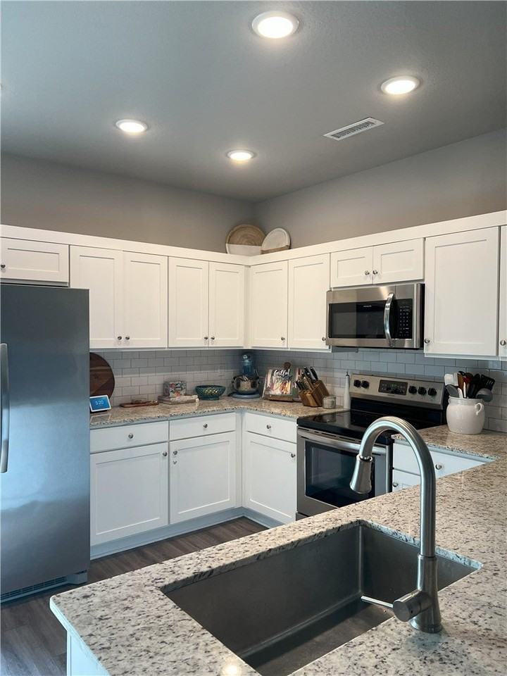 307 N Wyandotte St - Photo 7 of 30