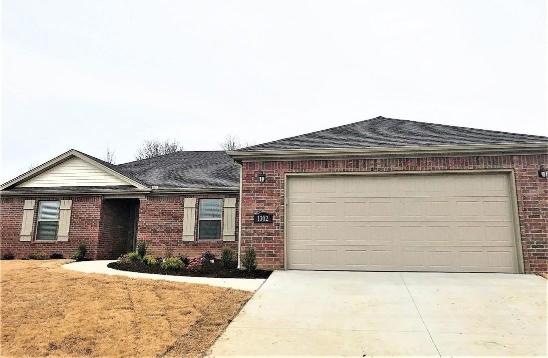 1302 Eagle Ct