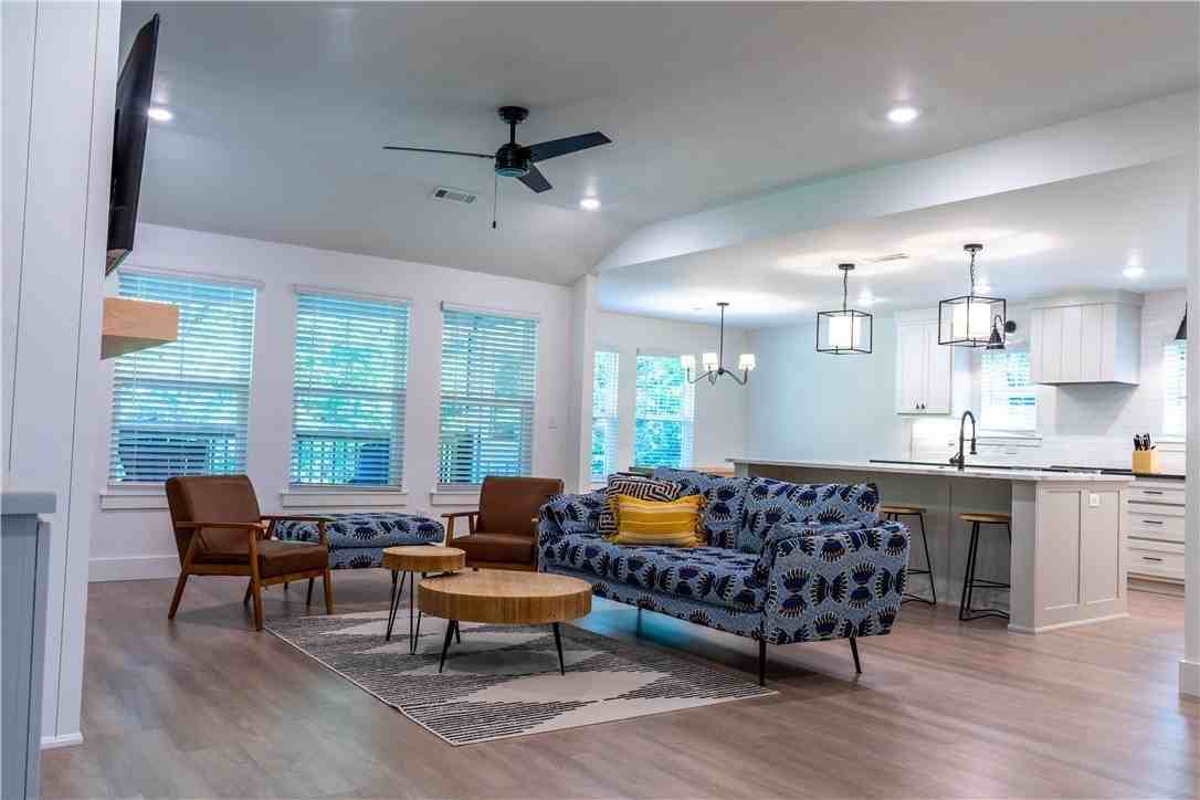 19 Ironside Ln - Photo 4 of 16