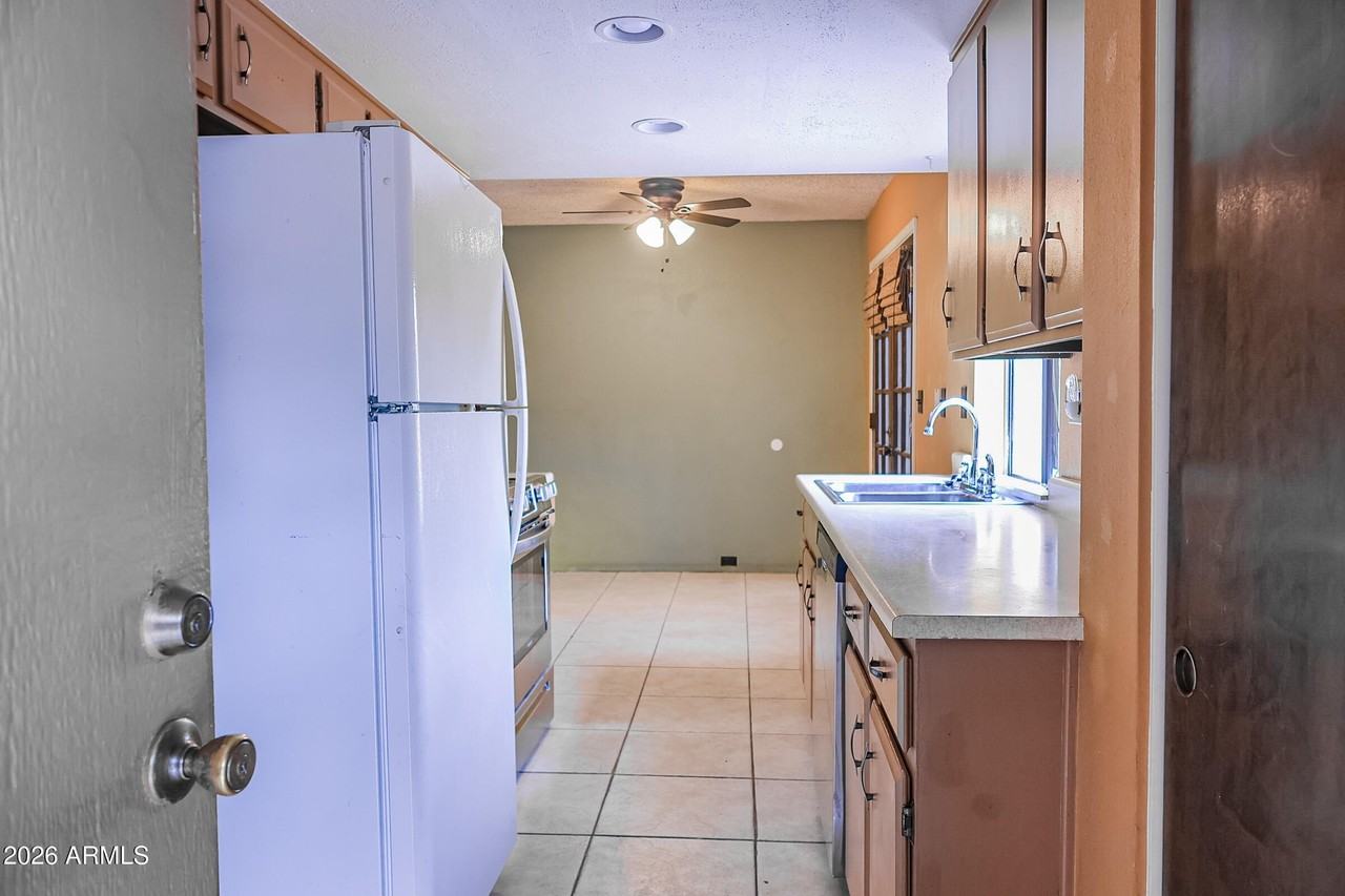 10407 N 11th Pl #3 - Photo 2 of 14