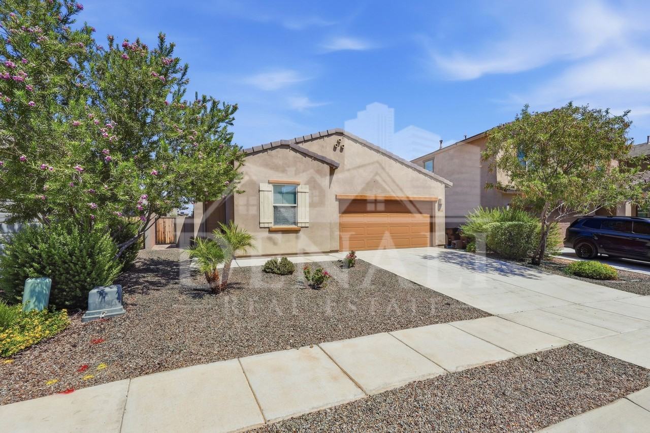 1016 W Calle Nicoya - Photo 2 of 36