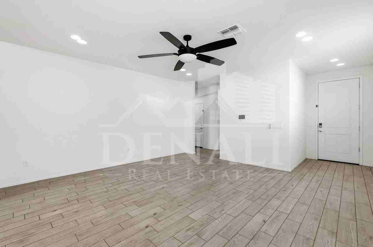 1016 W Calle Nicoya - Photo 7 of 36