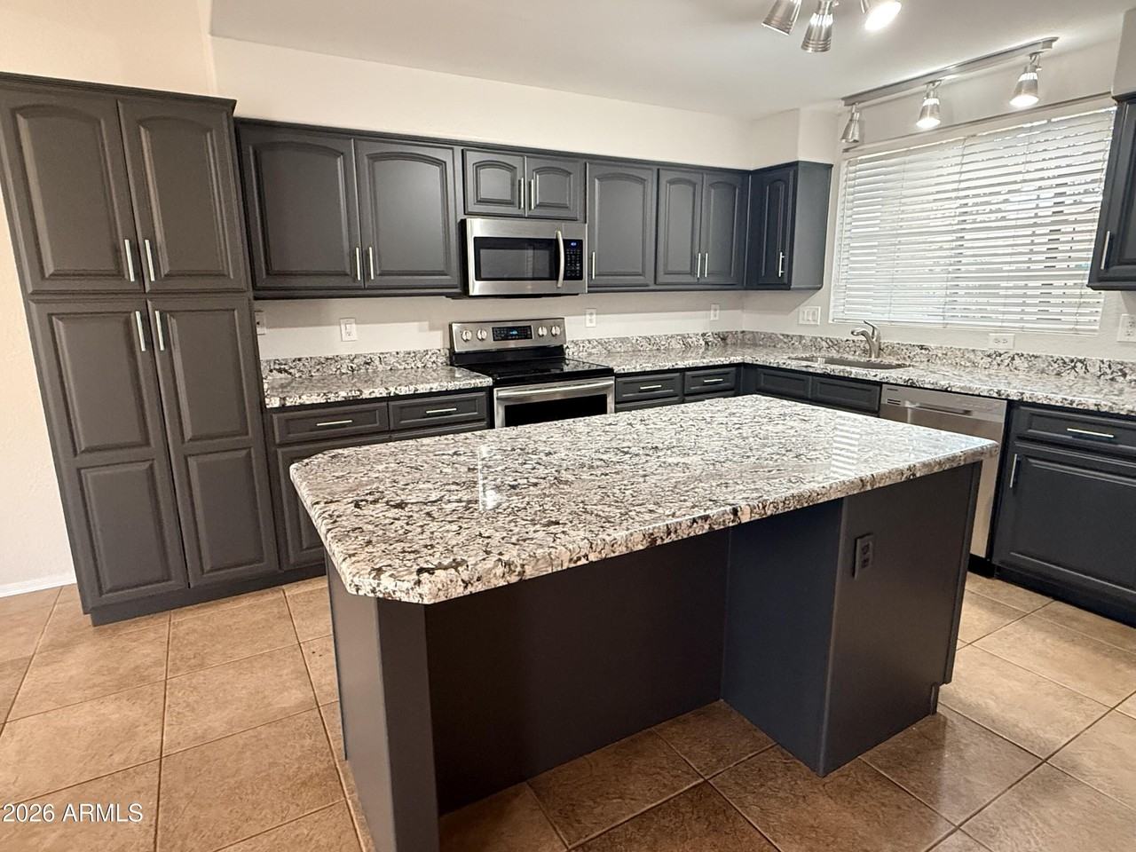325 W Le Marche Ave - Photo 6 of 32
